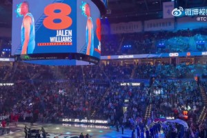 两个多月来首次在主场打球！杰伦威今天赛前出场时受到球迷欢呼！